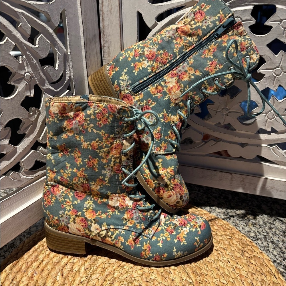 Charlotte Russe Floral Lace-Up Boots - Blue and Pink - Picture 3 of 11